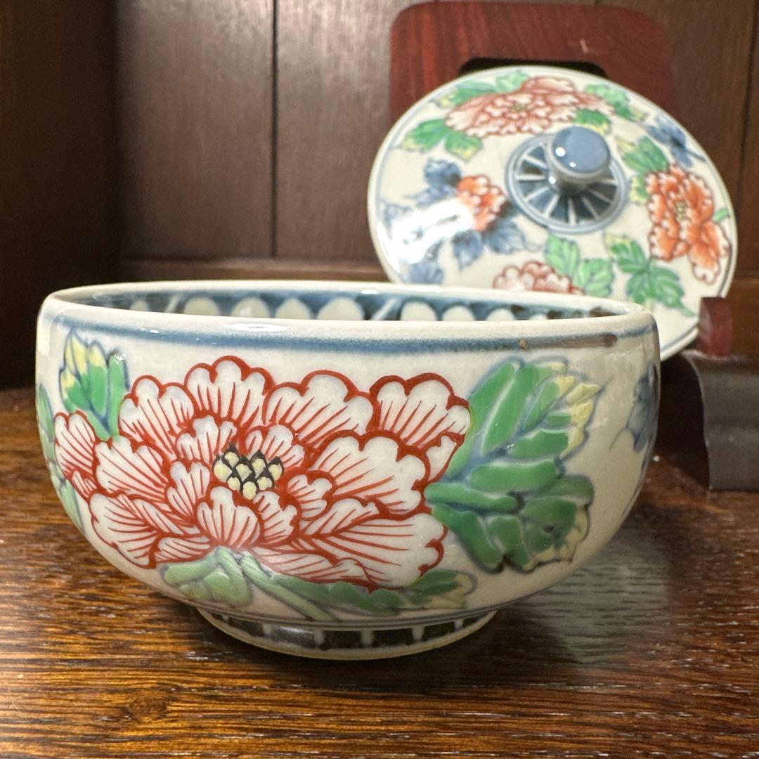 未使用. 佐藤走波. 六代、染錦、芍薬花柄三昧、蓋つき茶碗、小鉢、2客 六代 佐藤走波 染錦草花文山水 高杯小鉢揃 | いっぴん | | 食器のみつはた