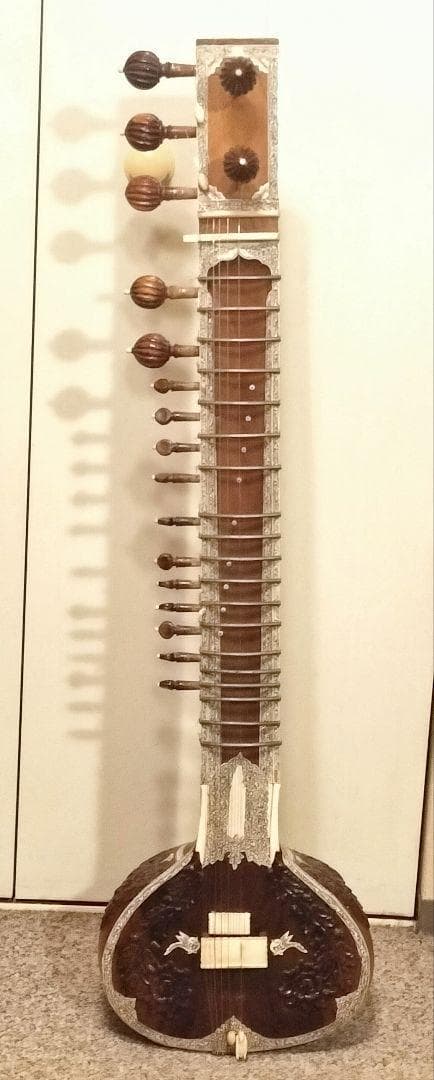 シタール　インド　民族楽器 シタール - Wikipedia