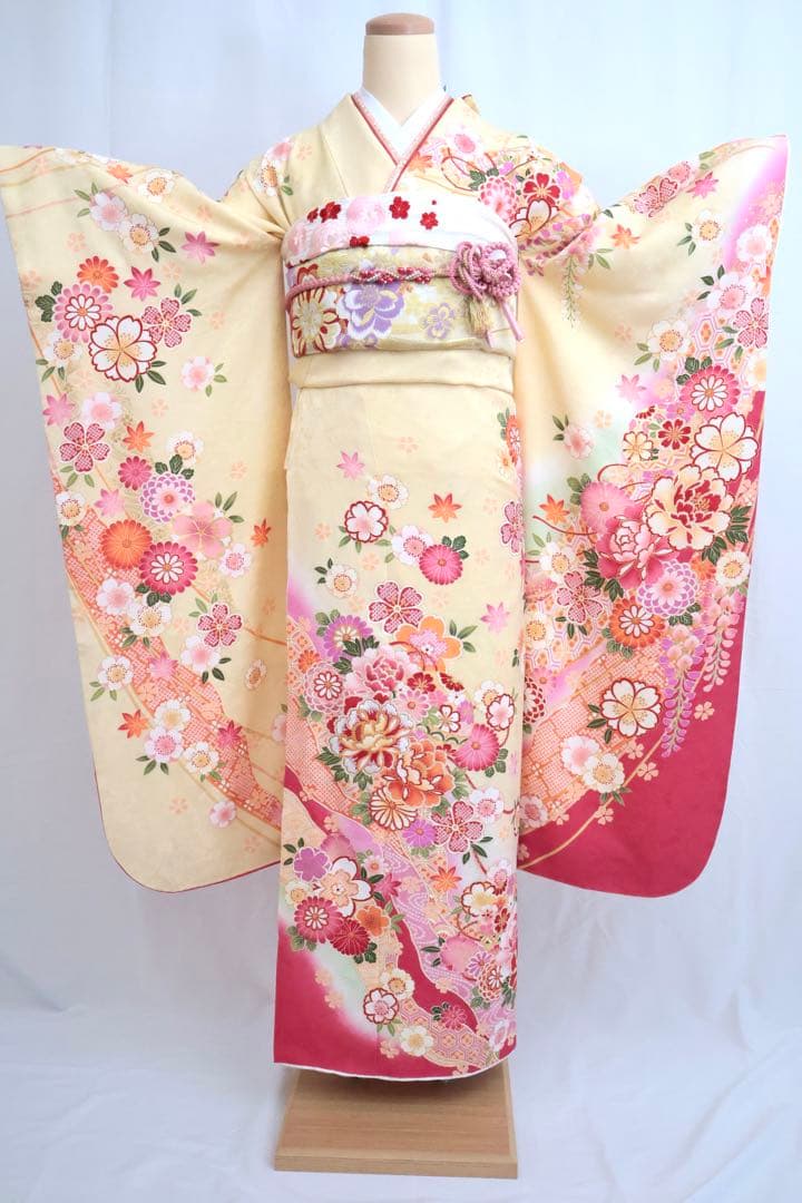 正絹　可愛らしいクリーム地の振袖セット　⑨ 2026 furisode. レンタル振袖フルセット 【振袖 正絹着物+正絹袋帯 21