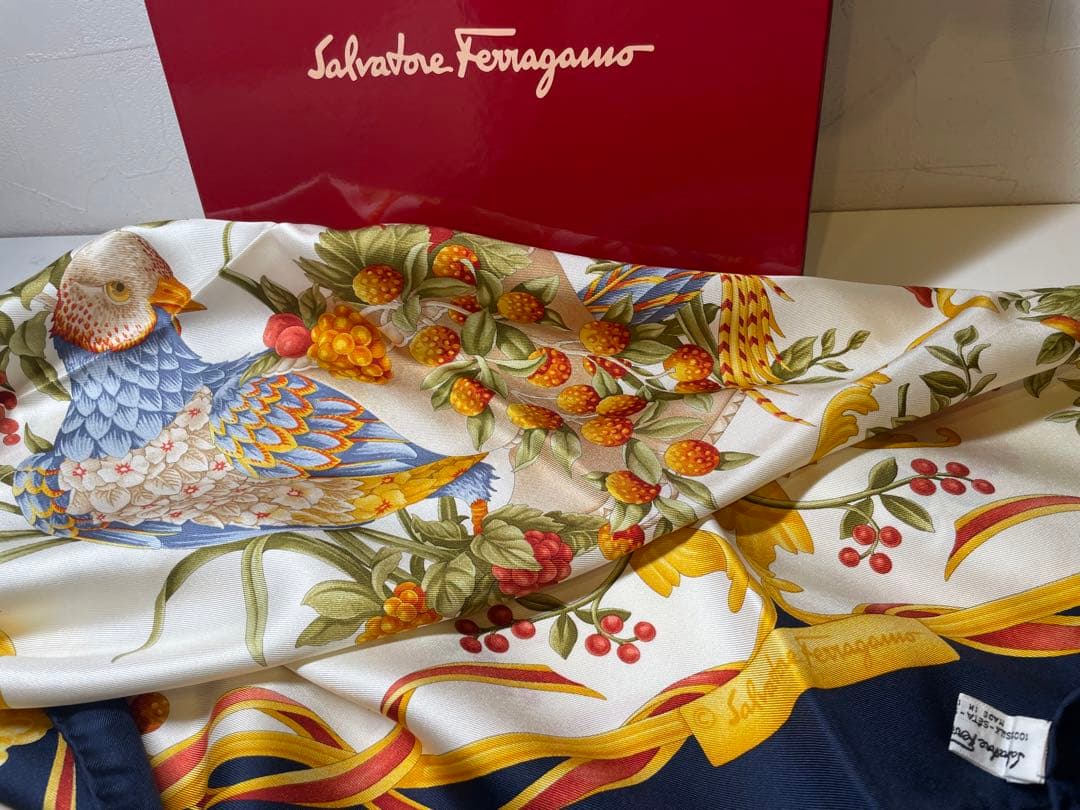 【新品未使用】Salvatore Ferragamo シルク100%スカーフ 楽天市場】【最大2万円OFFクーポン対象・3/8限定】FERRAGAMO