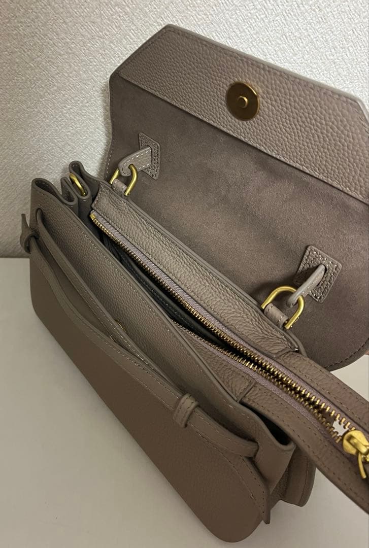 TOV ショルダーバッグMIMI M グレージュ - メルカリ