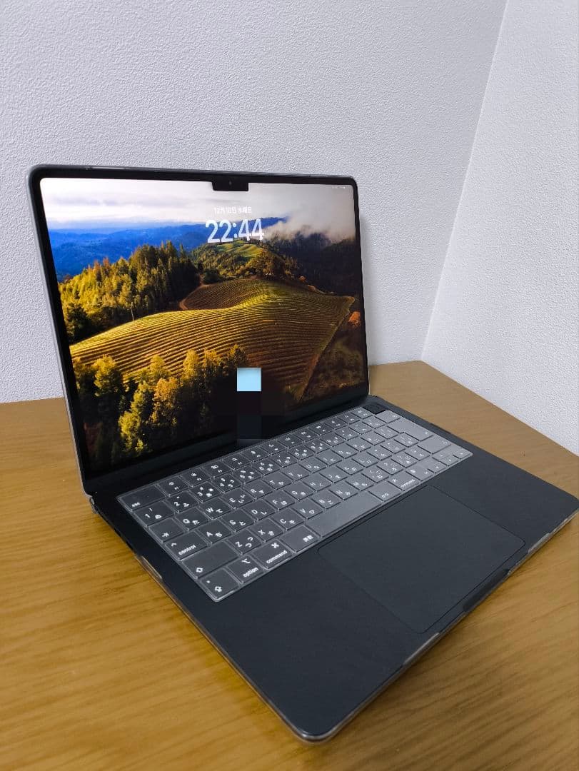 MacBookの永遠の悩み。シルバーか、スペースグレイか。並べて徹底比較