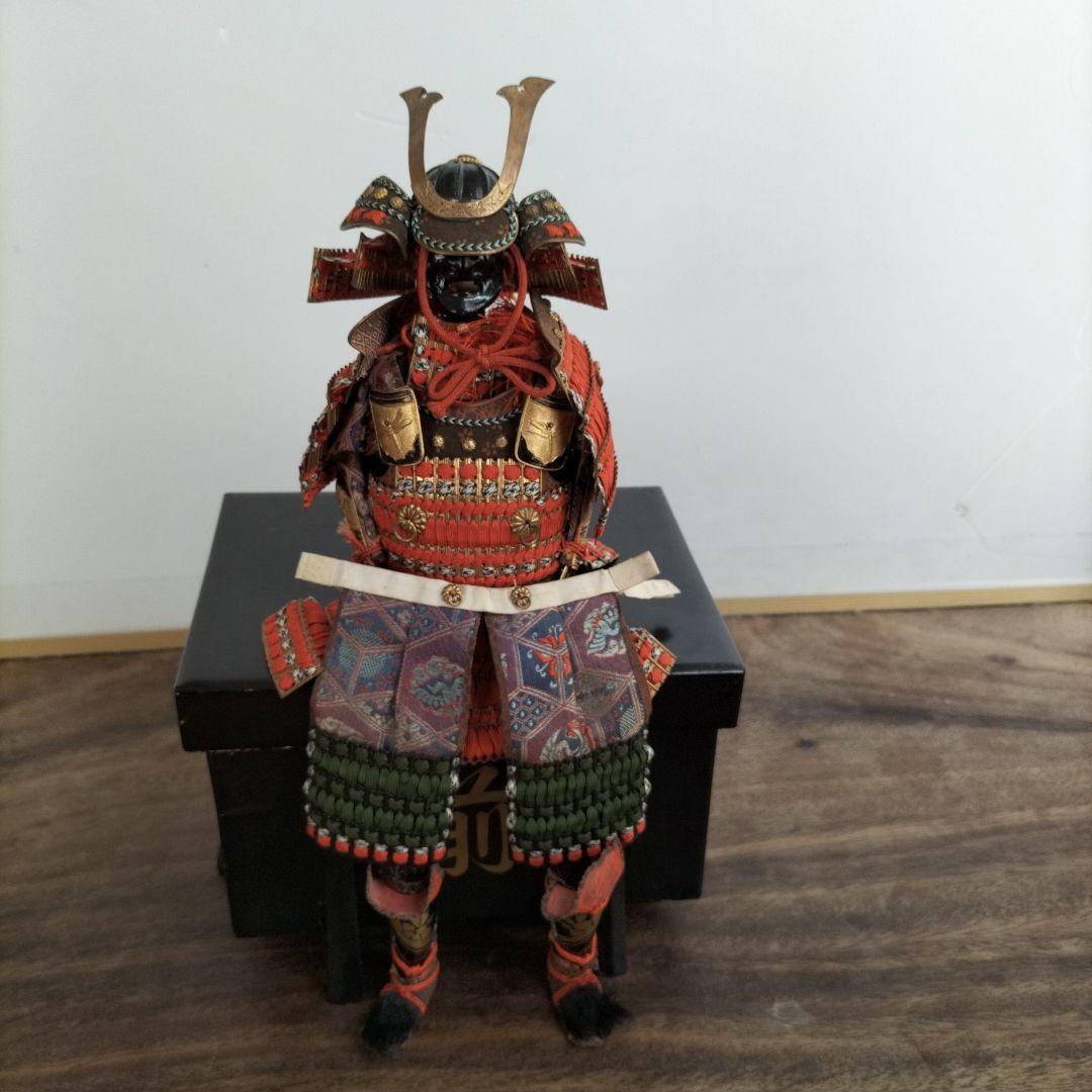 鎧兜　赤　蜻蛉　　箱有 L005 赤黒桶側甲冑Ⅱ 等身大 - サムライストア SAMURAI STORE