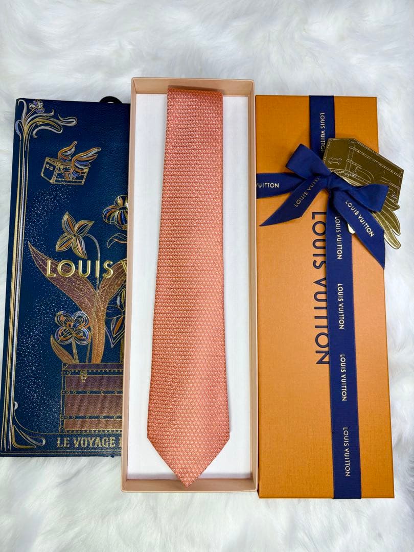 極美品】LOUIS VUITTON ルイヴィトン ネクタイ ダイヤモンドV現行