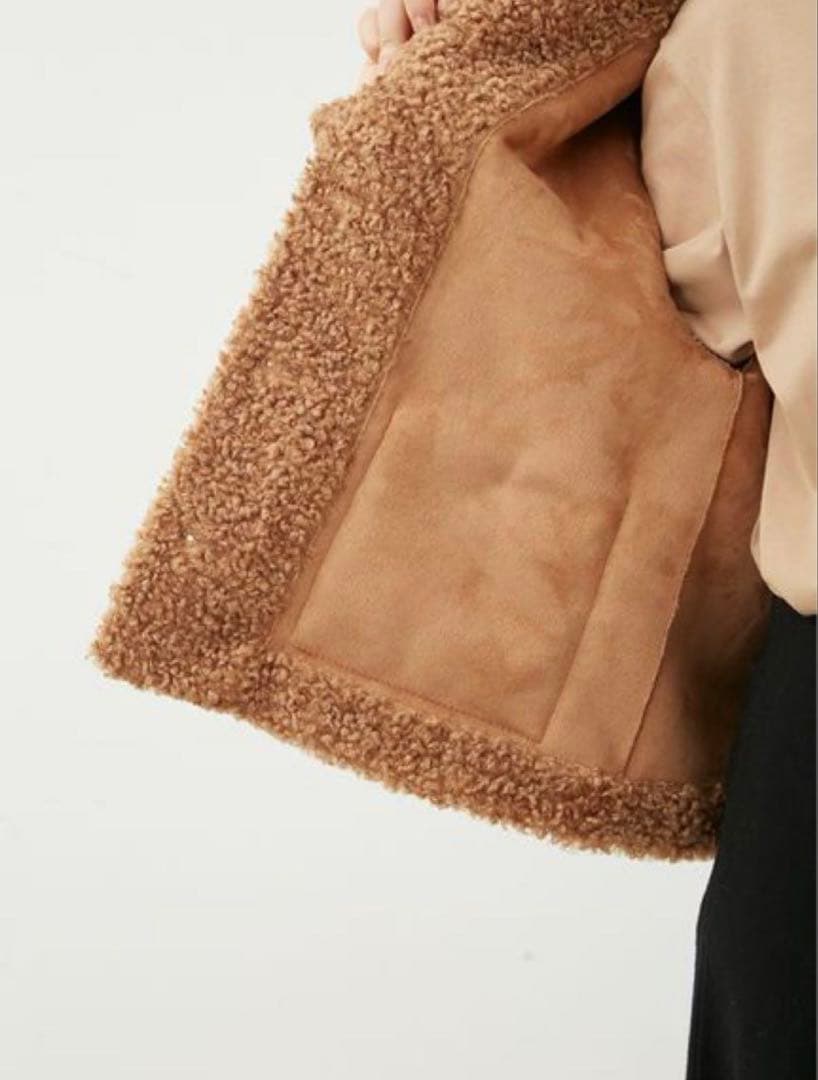 新作 Mila Owenミラオーウェン 金釦ノーカラーコンパクトボア