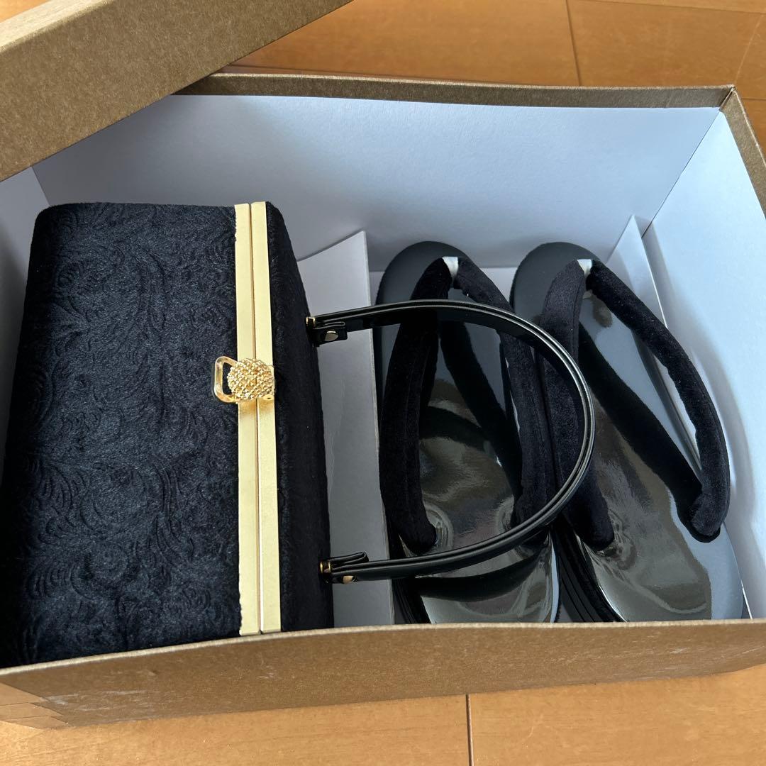 ブラック花柄和装用バッグと下駄セット 草履 バッグ セット 女性 和装 和装バッグ 袴姿| きもの館 創美苑