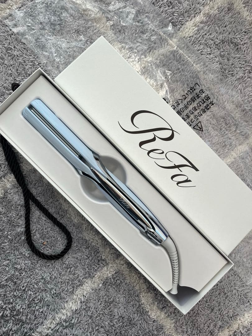 【新品】リファ　ストレートアイロン リファ ストレートアイロン プロ（ホワイト） プレゼント ギフト 誕生