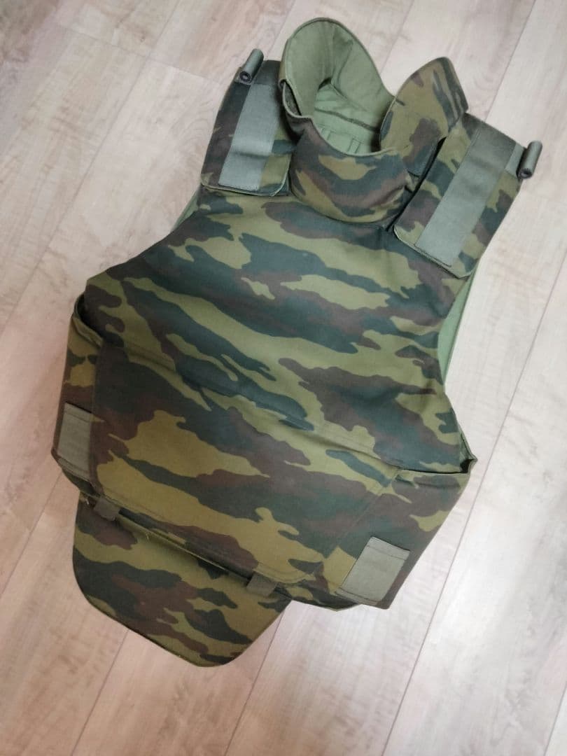 フローラ迷彩 6b23　ロシア軍　レプ Amazon | ロシア軍 特殊部隊 6B23-1 ボディアーマ EMR デジタル