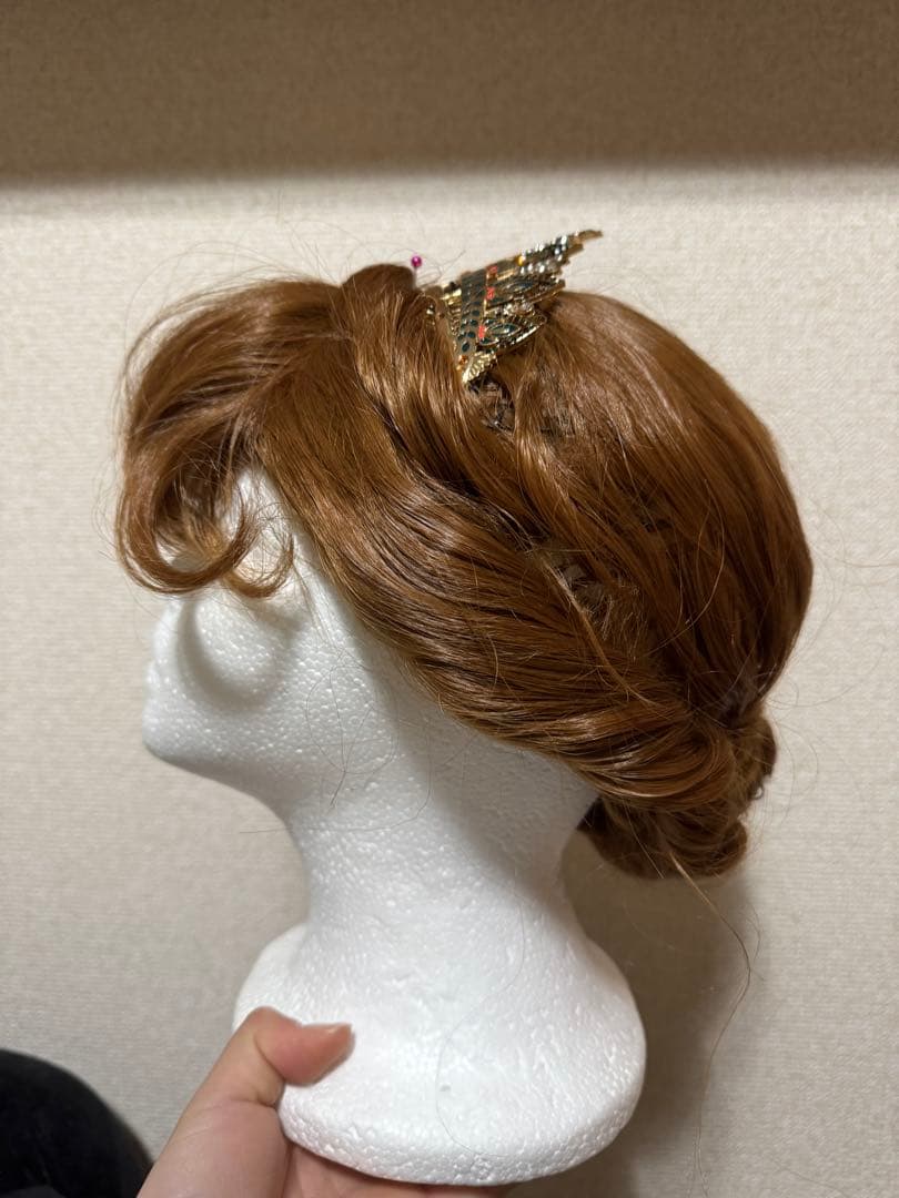 クイーンアナ　ウィッグ W2057 ディズニー アナと雪の女王 アナ 戴冠 風 コスプレウィッグ ＋