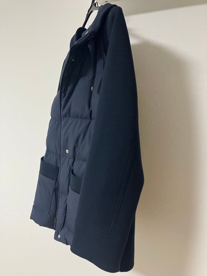 ピノーレ　フード付きダークネイビーダウンジャケット