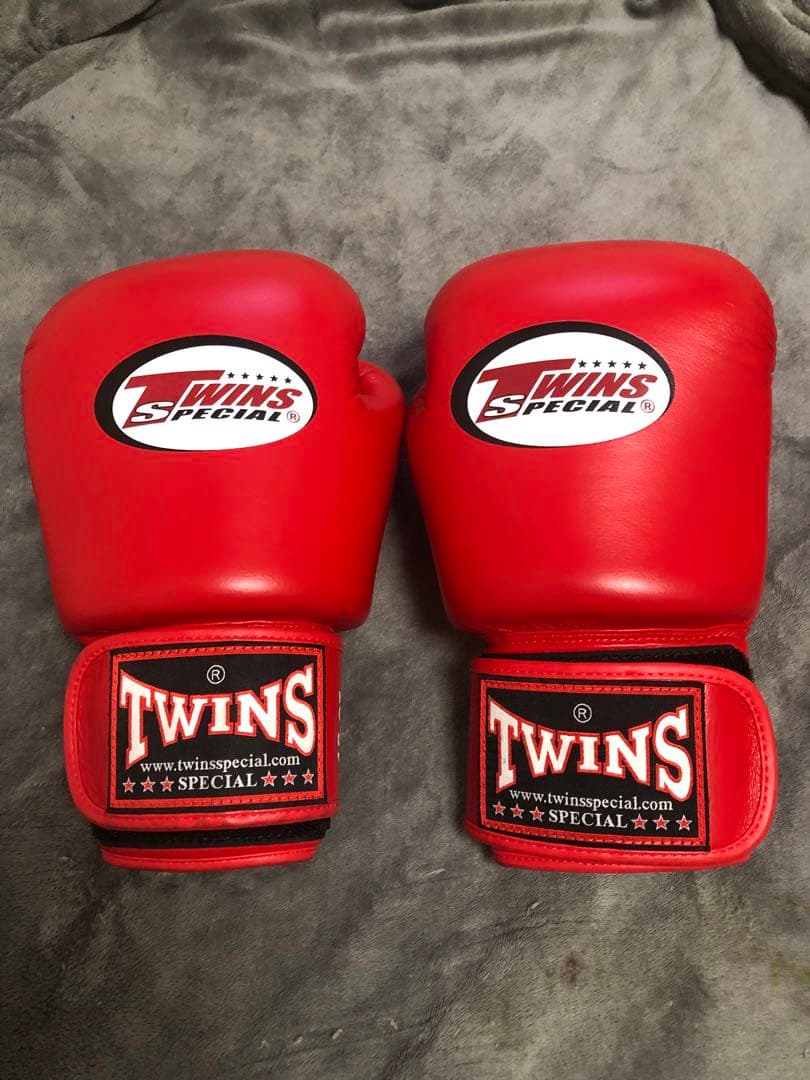 TWINS SPECIAL ボクシンググローブ 赤16.OZ バンテージ6点 楽天市場】【2023新デザイン】Twins ツインズ ボクシング グローブ 本