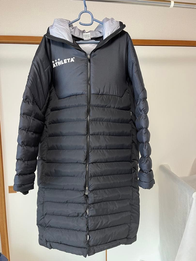 ATHLETA ブラック ダウン ベンチコート 04167N 楽天市場】【SALE 25%OFF】ATHLETA アスレタ 中綿 ベンチコート 04167N