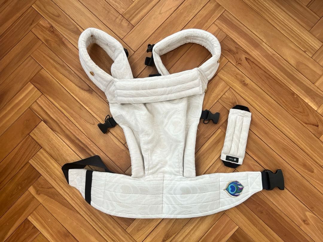 アーティポッペ　抱っこひも モノガミー | Zeitgeist(ザイガイスト) 抱っこ紐 | アーティポッペ ストア