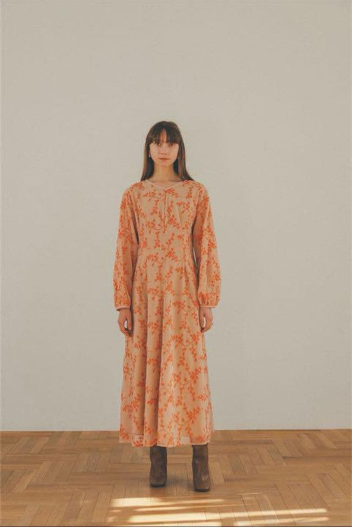 クラネサイズ1 FLOW FLOWER EMBROIDERY ONE PIECE - メルカリ