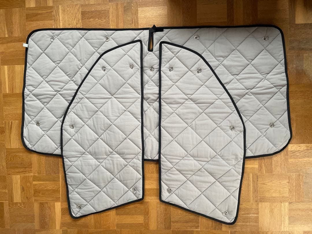 アイズ Aizu ハイエースナロー サンシェード シルバー／グレー フロント３枚 高断熱性能、安心の国内生産のハイエース専用マルチシェード:アイズ