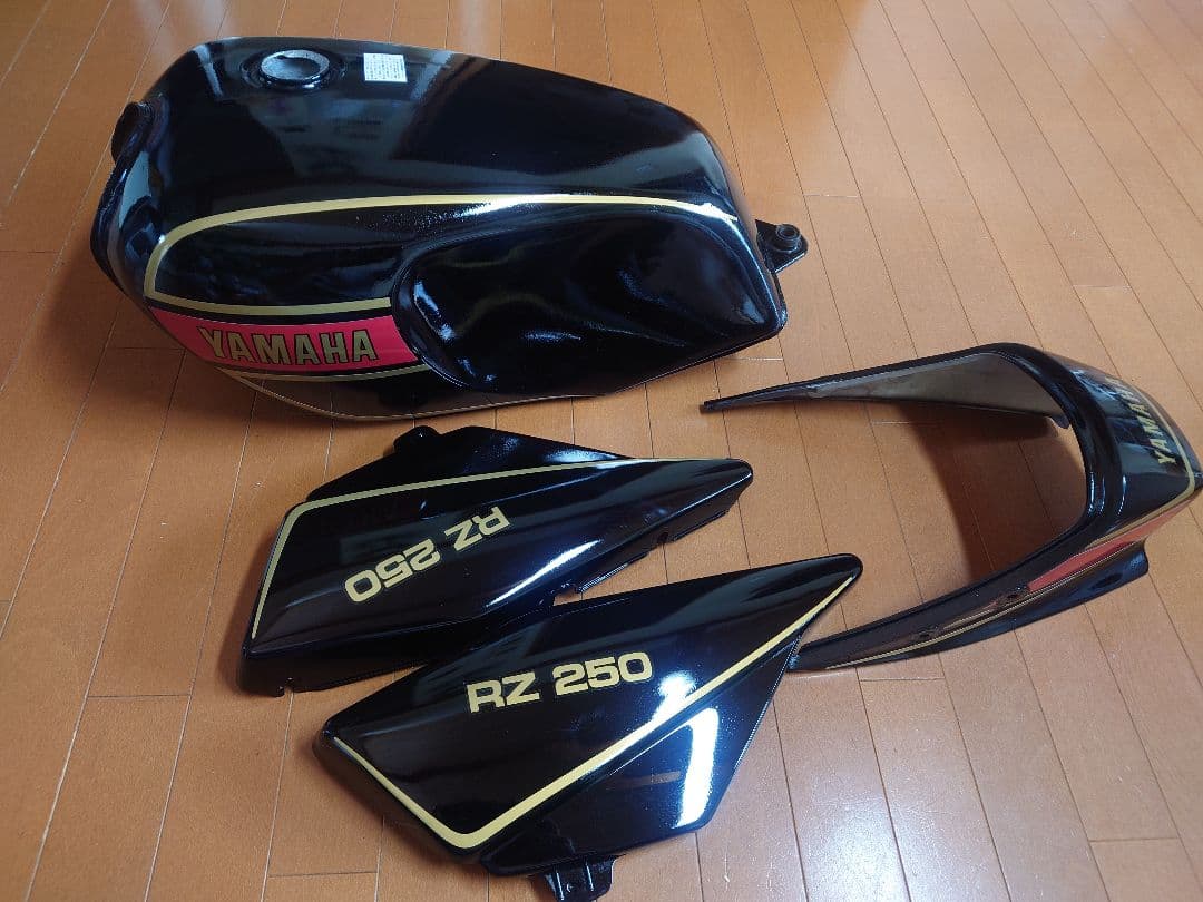 YAMAHA RZ250 タンクとカウルセット ヤマハRZヒストリー（1980-1992） | ヘリテイジ＆レジェンズ