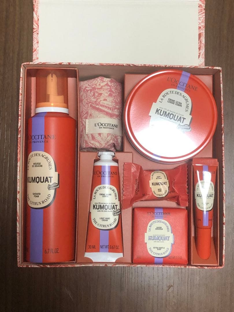 未使用品 ロクシタン カムクアット スノーシア コンプリート LOCCITANE カムクアット スノーシア ハンドクリーム30mL｜Last Chance