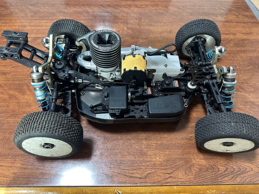 京商　インファーノMP9 TKI4 V2RTR 1/8スケール ラジオコントロール 21エンジン 4WDレーシングバギー