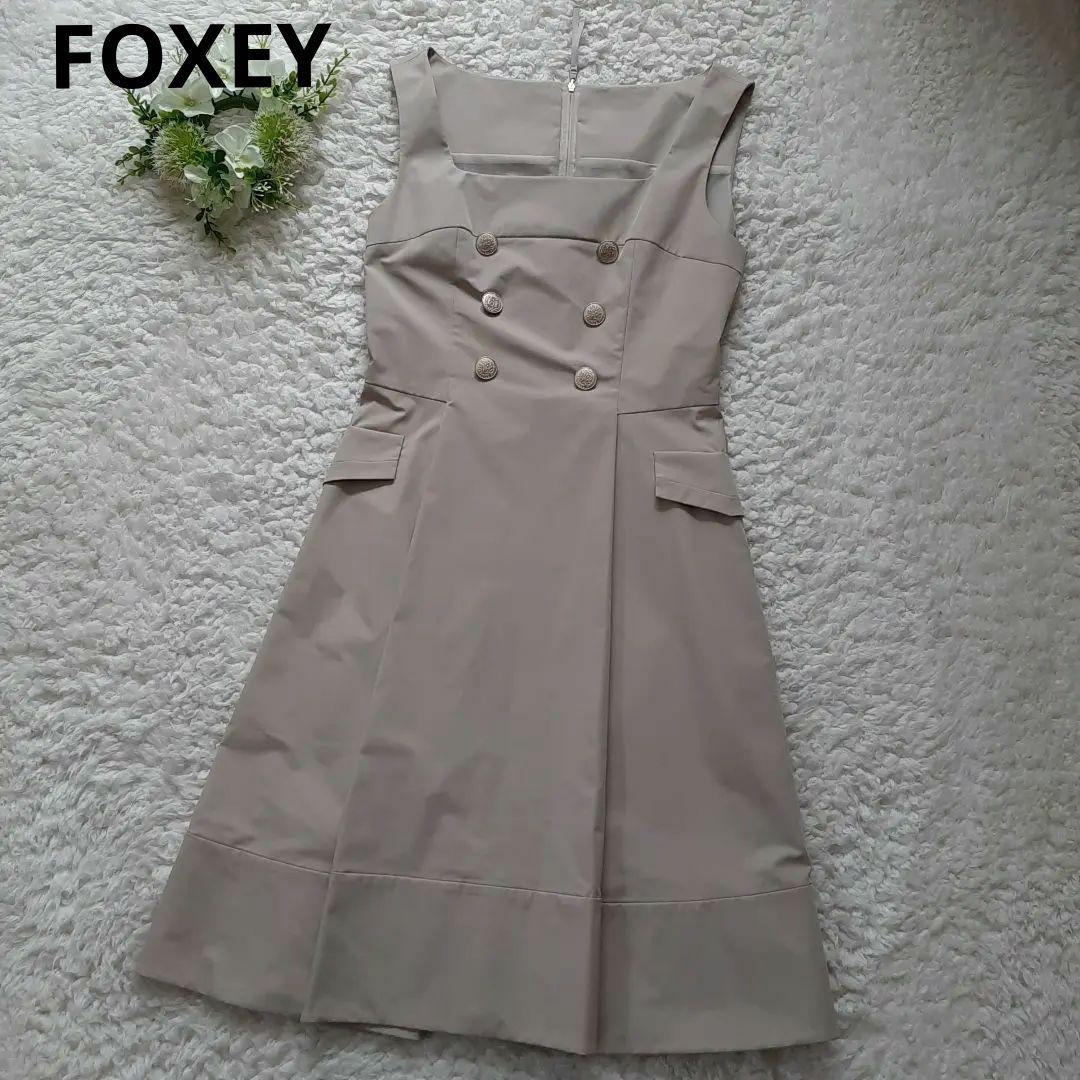 フォクシーニューヨーク ノースリーブ ワンピース べーシュ　ボタン　40 L　A