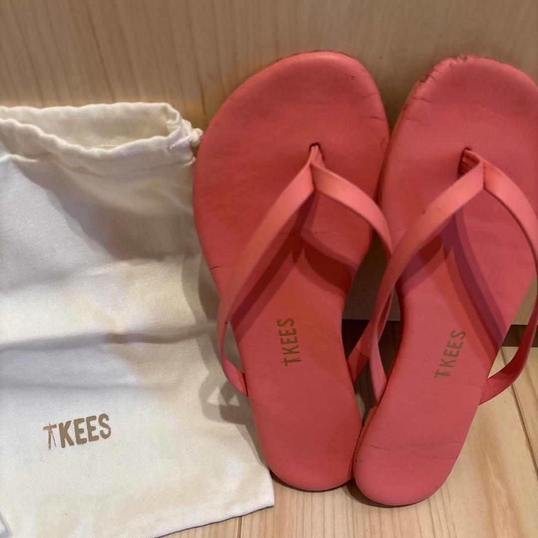 TKEES ピンク ビーチサンダル 収納袋付き 20.5cm - メルカリ