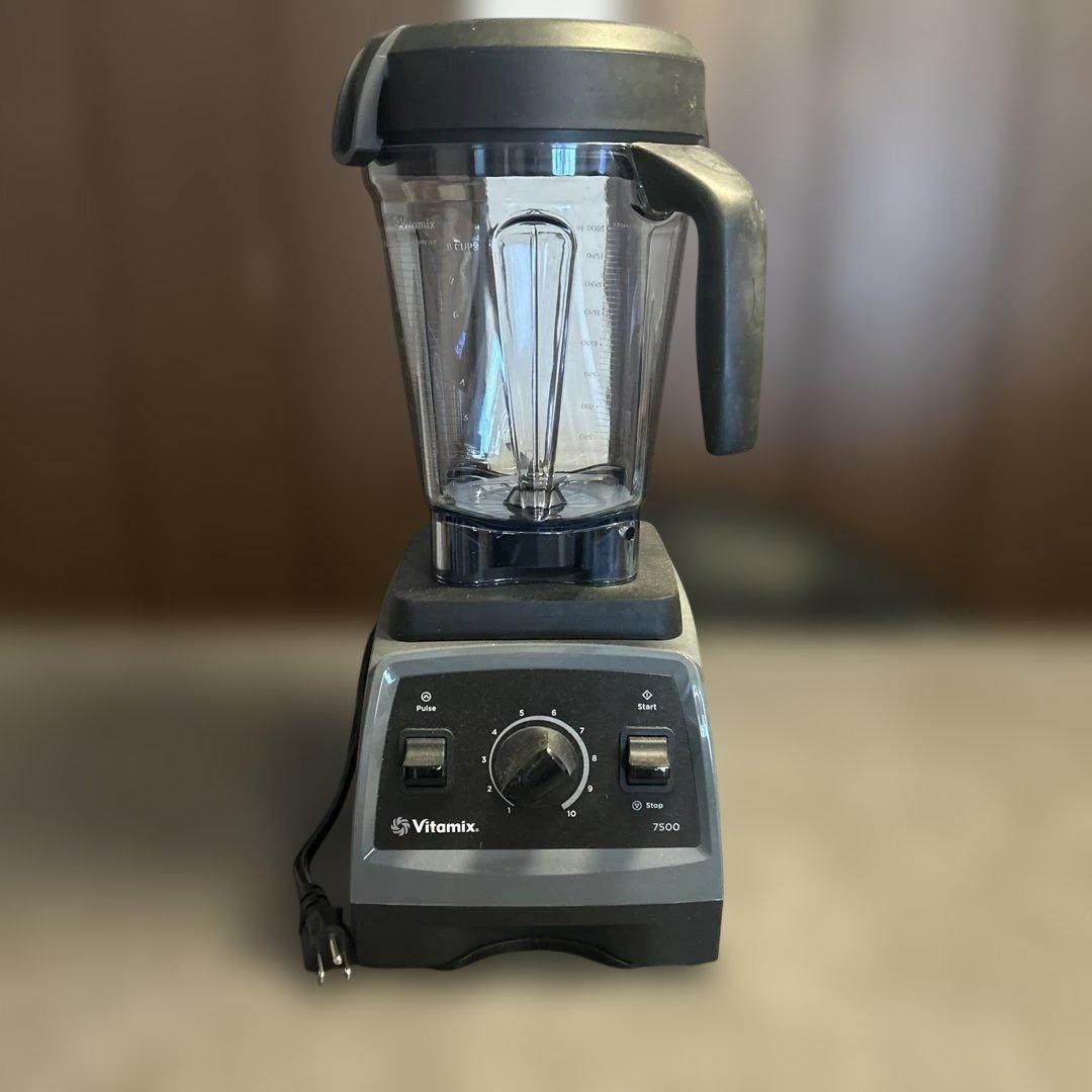 激レア】Vitamix 7500 日本未発売モデル！高性能ブレンダー - メルカリ