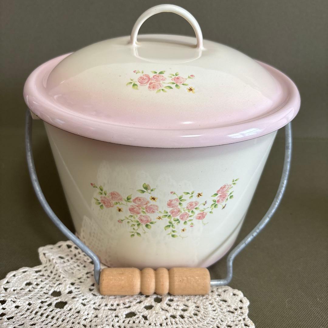 イマン　ホーロー製バケツ imane イマンプリンスローズ蓋付きホーローバケツ - メルカリ