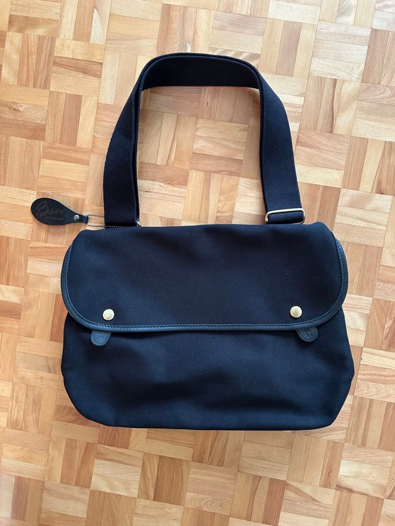 Brady AVON LARGE ブラック ショルダーバッグ 楽天市場】Brady [ブレディ] AVON [AVON] エイボン・ショルダーバッグ