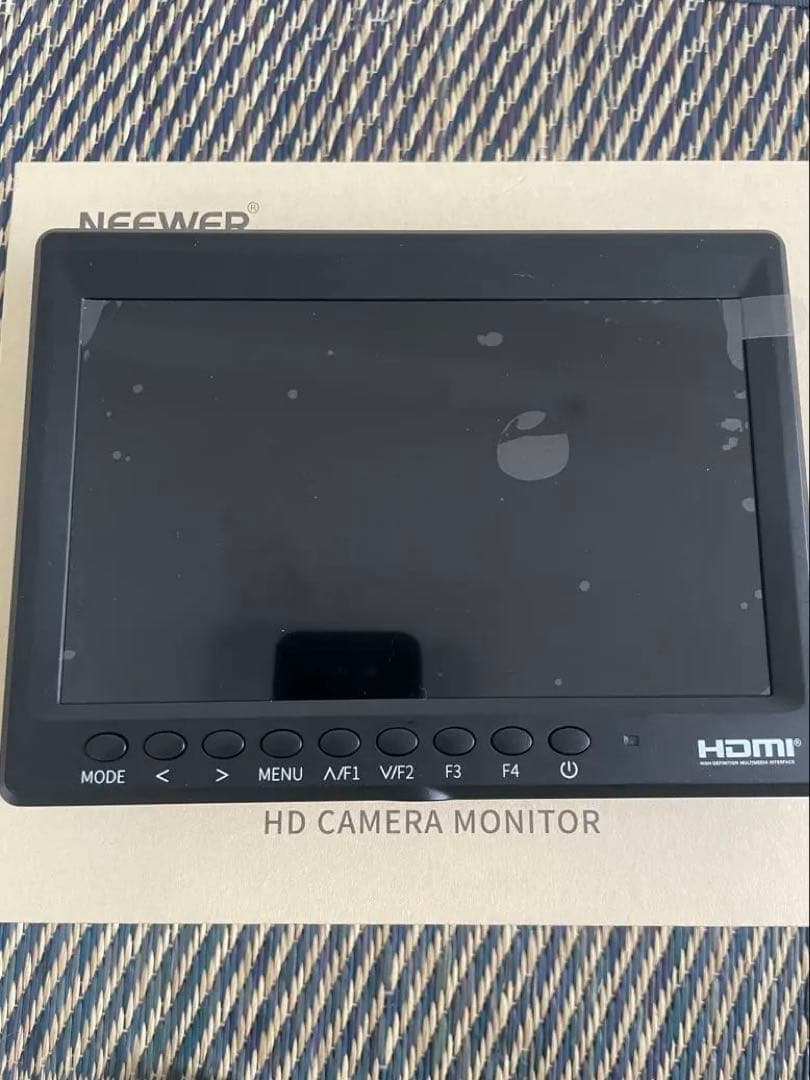 Neewer F100 7インチ カメラモニター 充電器付き 10101948_grande.jpg?v=1732009403