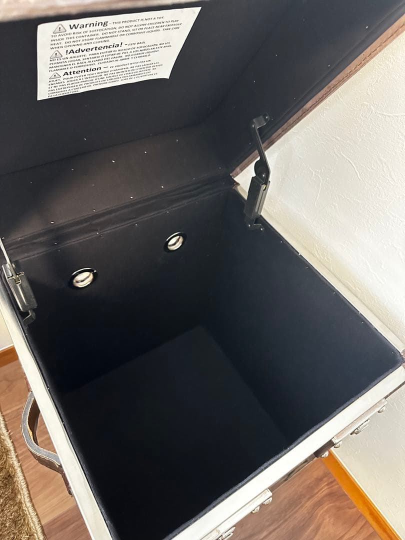 HALO】パリストランク サイドテーブル HIKAKIN - メルカリ