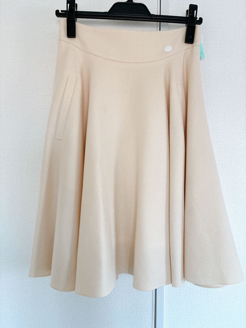 FOXEY フレアスカート 38 ホワイト FOXEY - 美品 フォクシー FOXEY フレアスカート 43453 Jura ジュラ