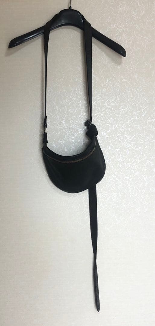 GUIDI Q100 ショルダーバッグ GUIDI Q100 Small Shoulder Bag, black, horse leather