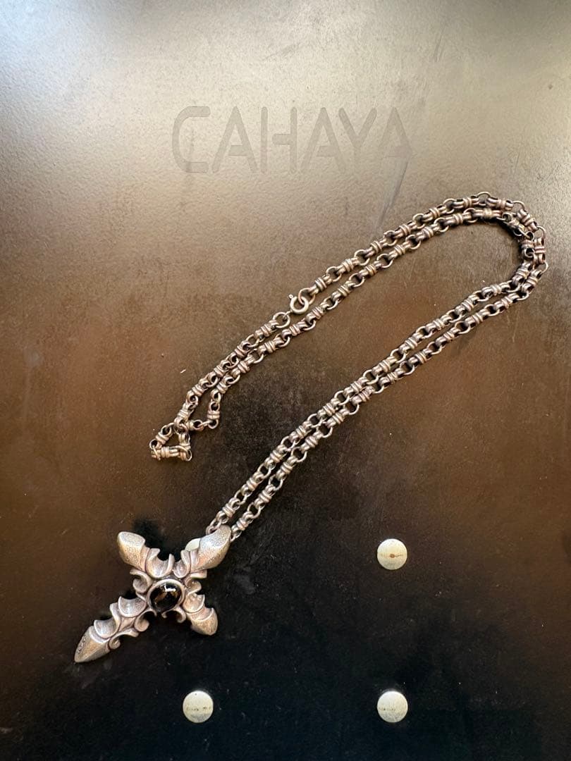 クロス型ペンダント ネックレス アンティークシルバー ペンダント ネックレス 五芒星 剣 十字架風 クロス ヴィンテージ風