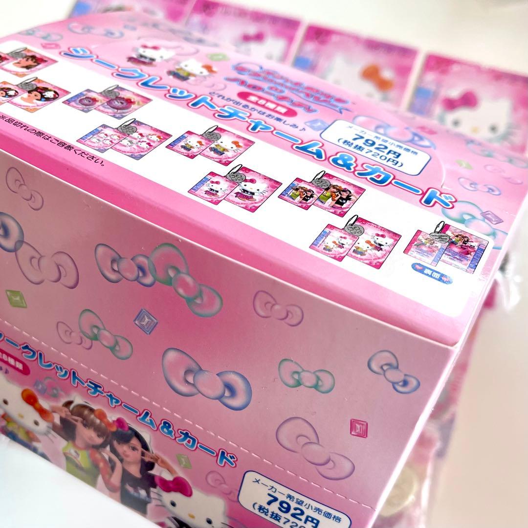 定価】 ラブandベリー ハローキティコラボ シークレットチャーム