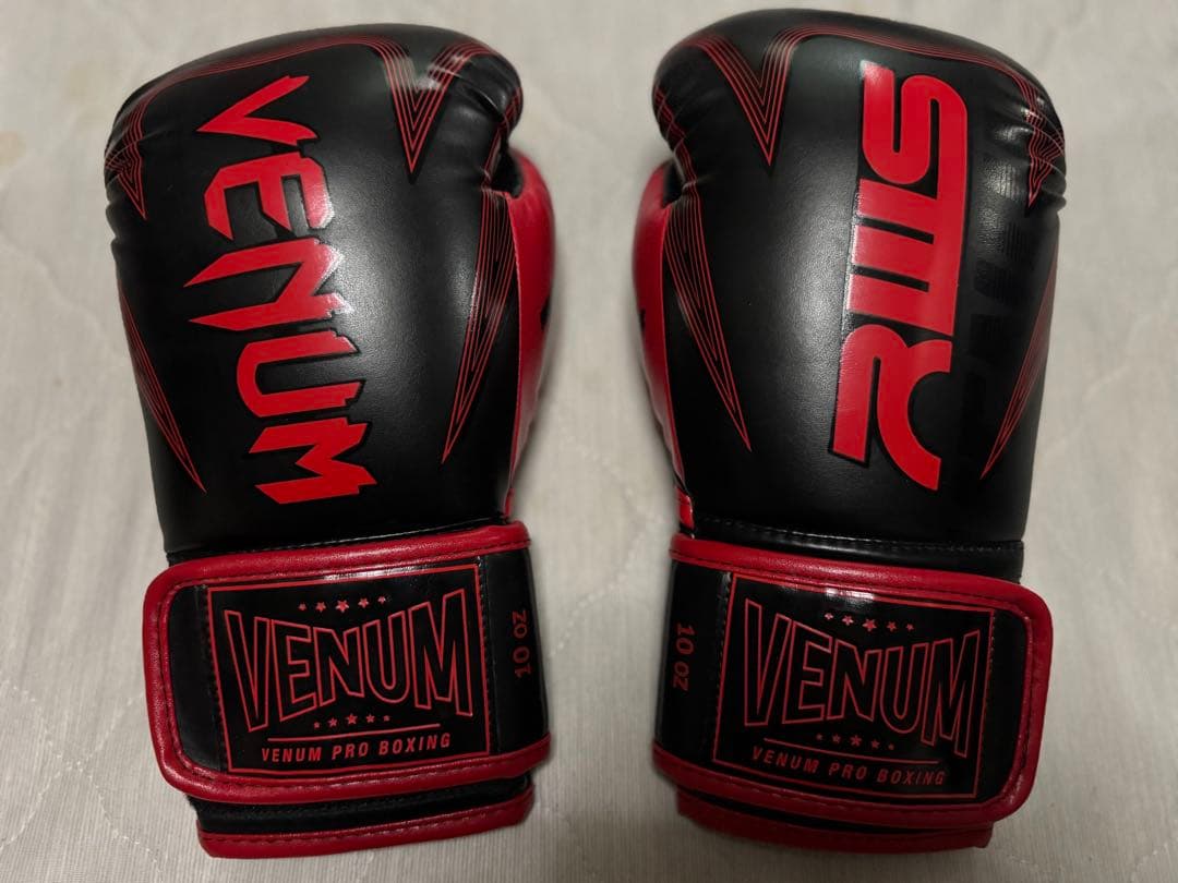 Venum RWS ボクシンググローブ 10oz 黒/赤 e5b7b10d849d891b10848865139653