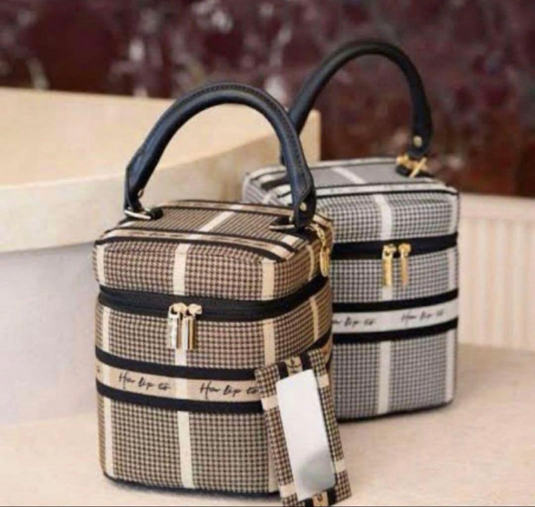 即日発送♡Herlipto Jacquard Vanity Bag バニティ - メルカリ