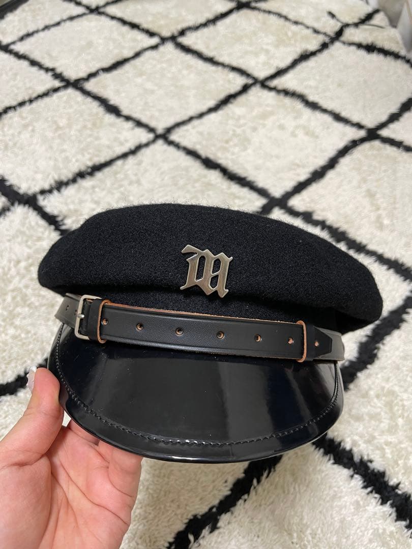 MISBHV黒いウールベレー帽 金属ロゴ付き AMBIDEX Store △ウールフェルトベレー帽(F チャコールグレー): PAR ICI