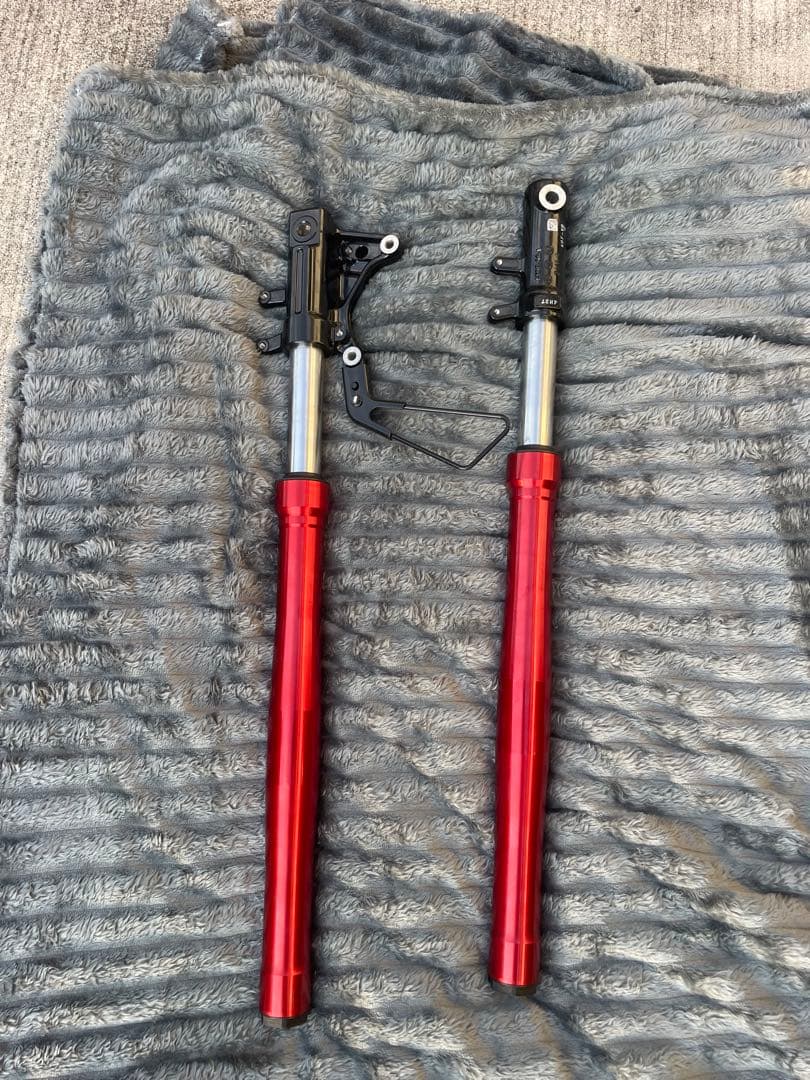 モンキー125（JB05）フロントショック 楽天市場】REVOLUTION フロントショック用トップキャップカバー左右