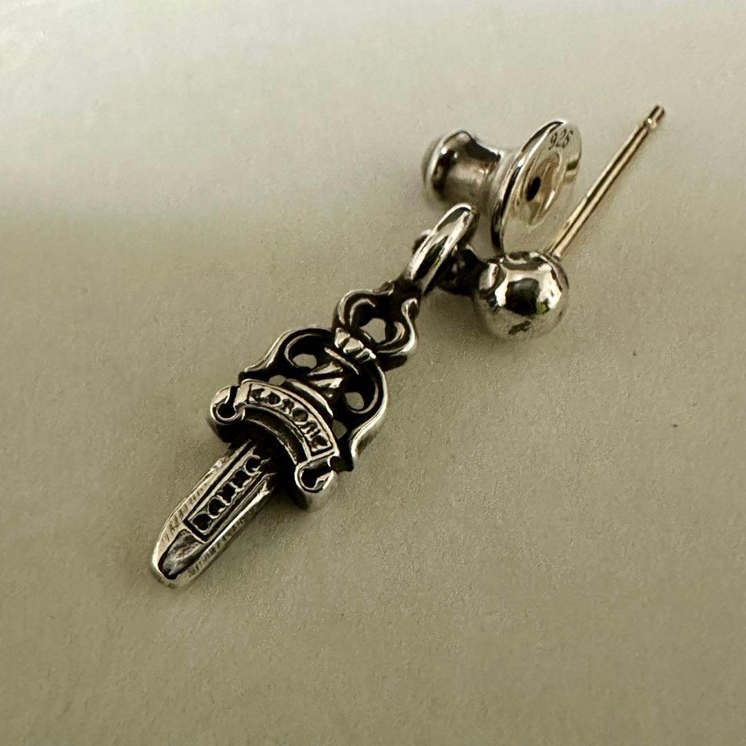 クロムハーツ ドロップスタック ダガー ピアス - メルカリ