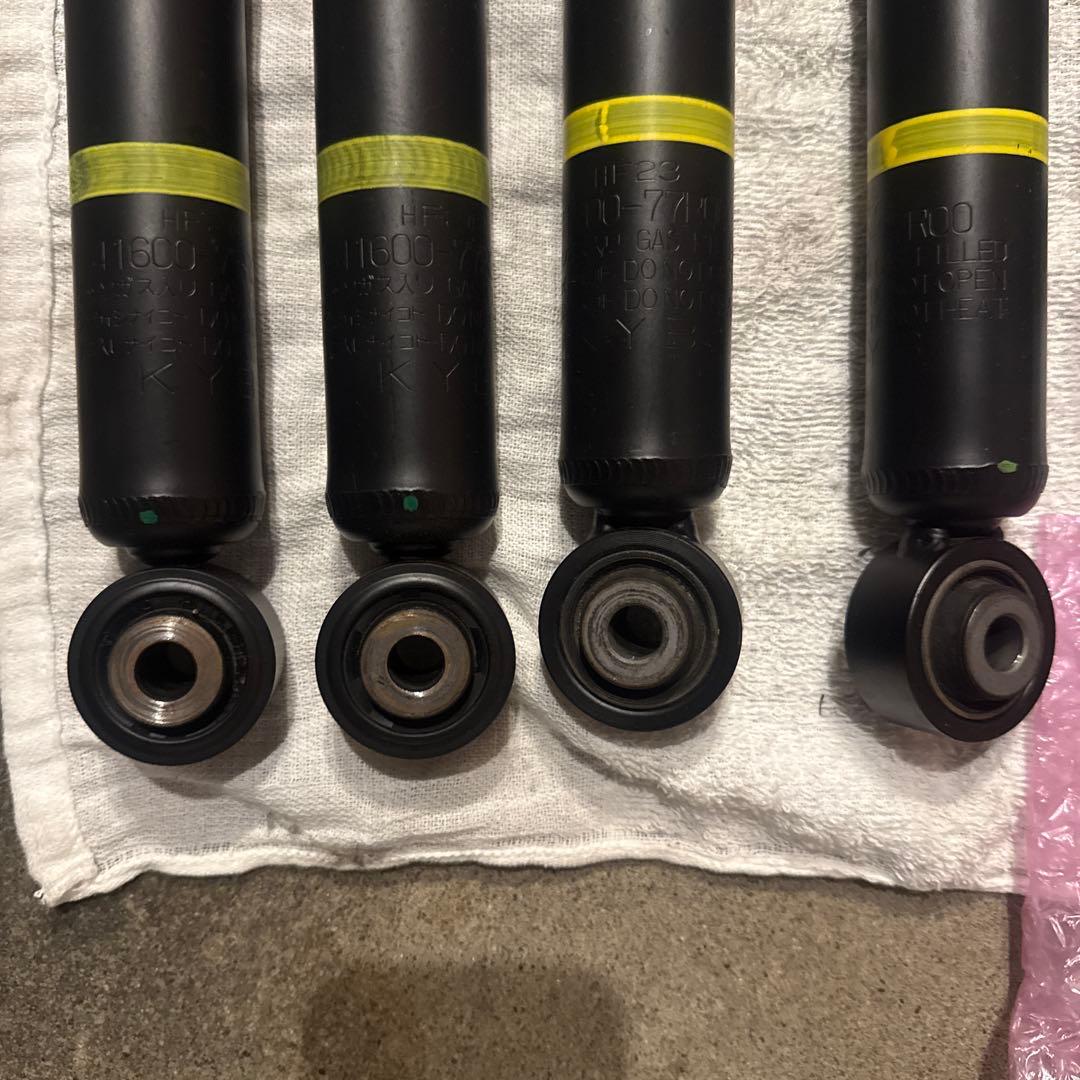 JB64W ジムニー純正ショックアブソーバ -4本セット 新車はずし