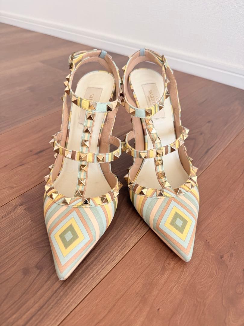 VALENTINO ストラップ付きハイヒール Hawaii購入 レアカラー VALENTINO ストラップ付きハイヒール Hawaii購入 レアカラー