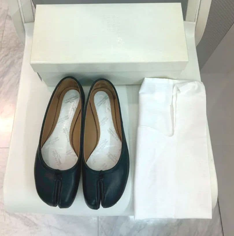 メゾン マルジェラ タビ 足袋シューズ カーフ サイズ38 ブラック トゥーマッチ杉原 | 【メゾン・マルジェラ】タビ・シリーズのレザー