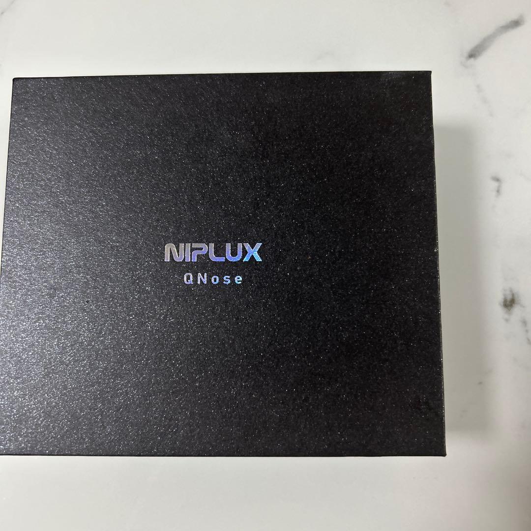 NIPLUX QNose 美顔器ニップラックス 2026年5月発送予定＞NIPLUX 鼻専用美顔器 QNose | 1年保証 取扱説明書