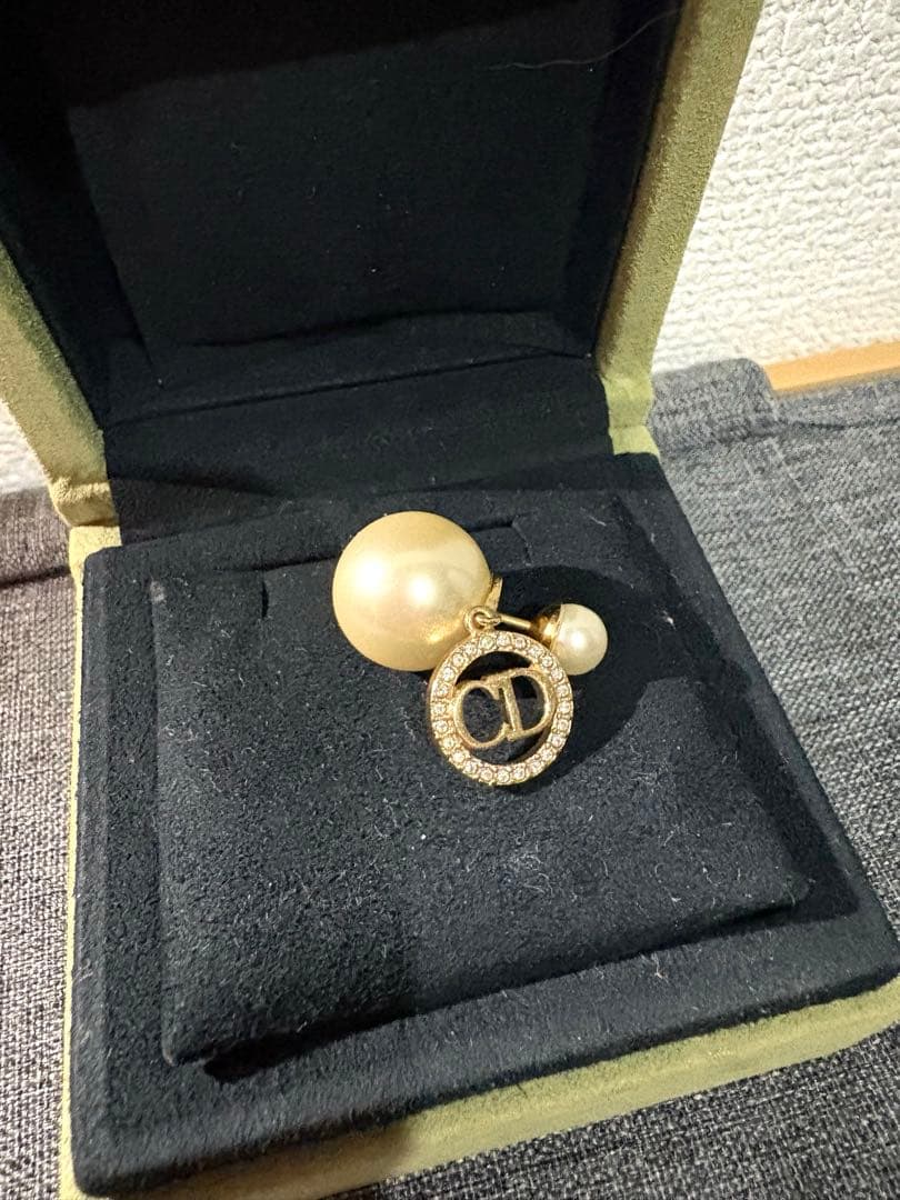 CDロゴ パールピアス 片耳用 新品 Christian Dior CD ロゴ パールピアス ディオール 片耳 - メルカリ