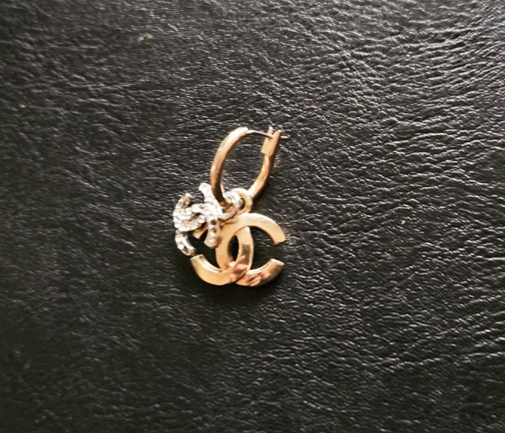 シャネル CHANEL ピアス ヴィンテージ CCロゴ 片耳 クロッシング