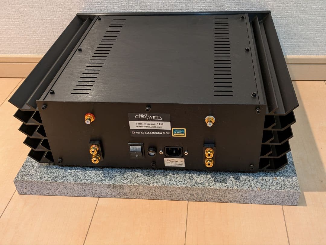 アンプ POWERAMPLIFIER FirstWattF8 A high-powered version of the 