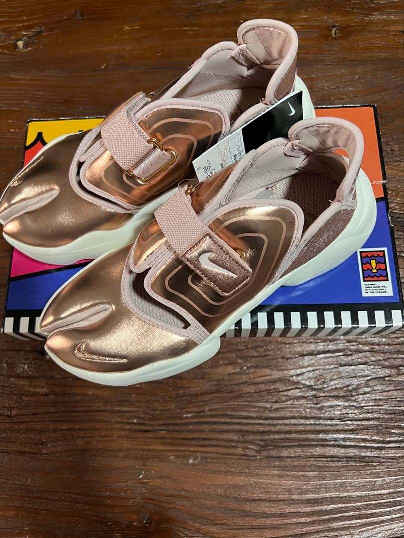 【廃盤品】アクアリフト　ピンクゴールド　25センチ 大人気 NIKE W AQUA RIFT アクアリフトピンクゴールド 25 レア｜Yahoo