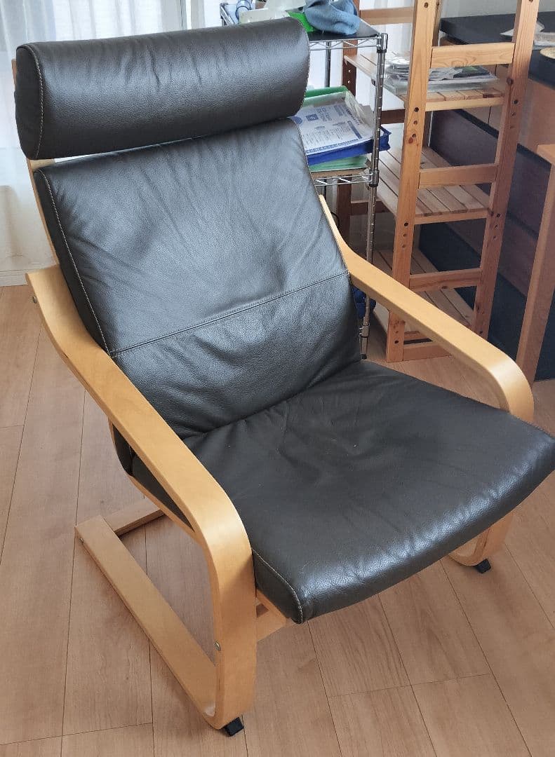 IKEA POÄNG ポエング　黒いレザーのリクライニングチェア　送料込み POÄNG armchair, black-brown/Gunnared dark gray - IKEA