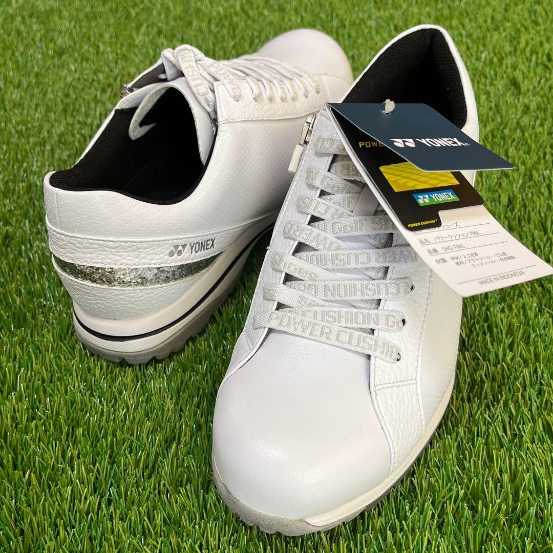 【新品】YONEX スパイクレス⭐︎パワークッションゴルフシューズ24㎝キラキラ付 ヨネックス(YONEX) ジュニア パワークッションエアラスゴルフJ1
