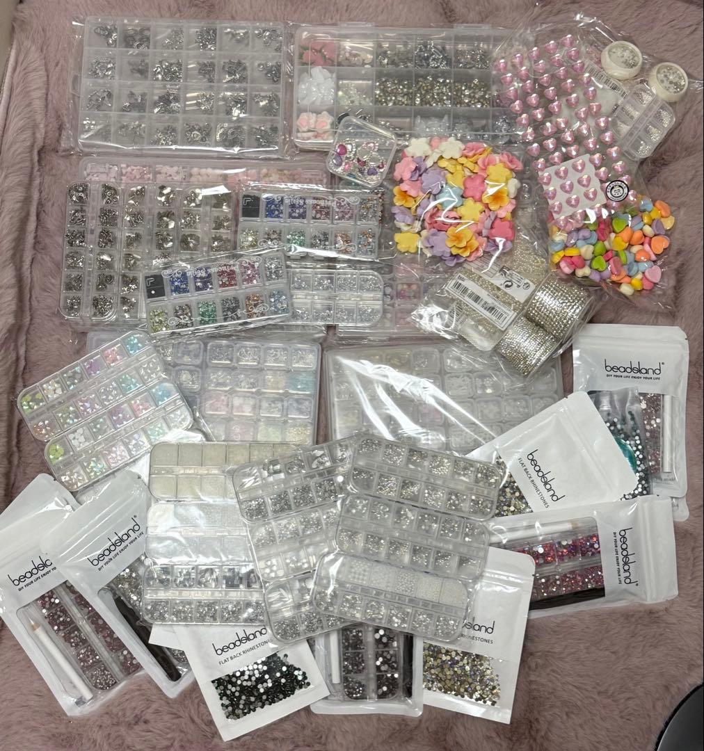 ネイルパーツ 大量 まとめ売り 150種以上 楽天市場】【バラ売り】ジュエリー ビジュー ネイルパーツ カーブ付き