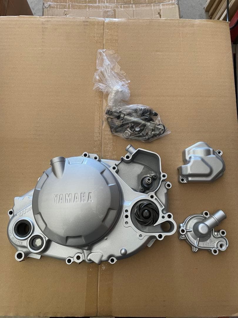 【再塗装品】r1-z クラッチカバー Yahoo!オークション -「r1-z クラッチカバー」の落札相場・落札価格